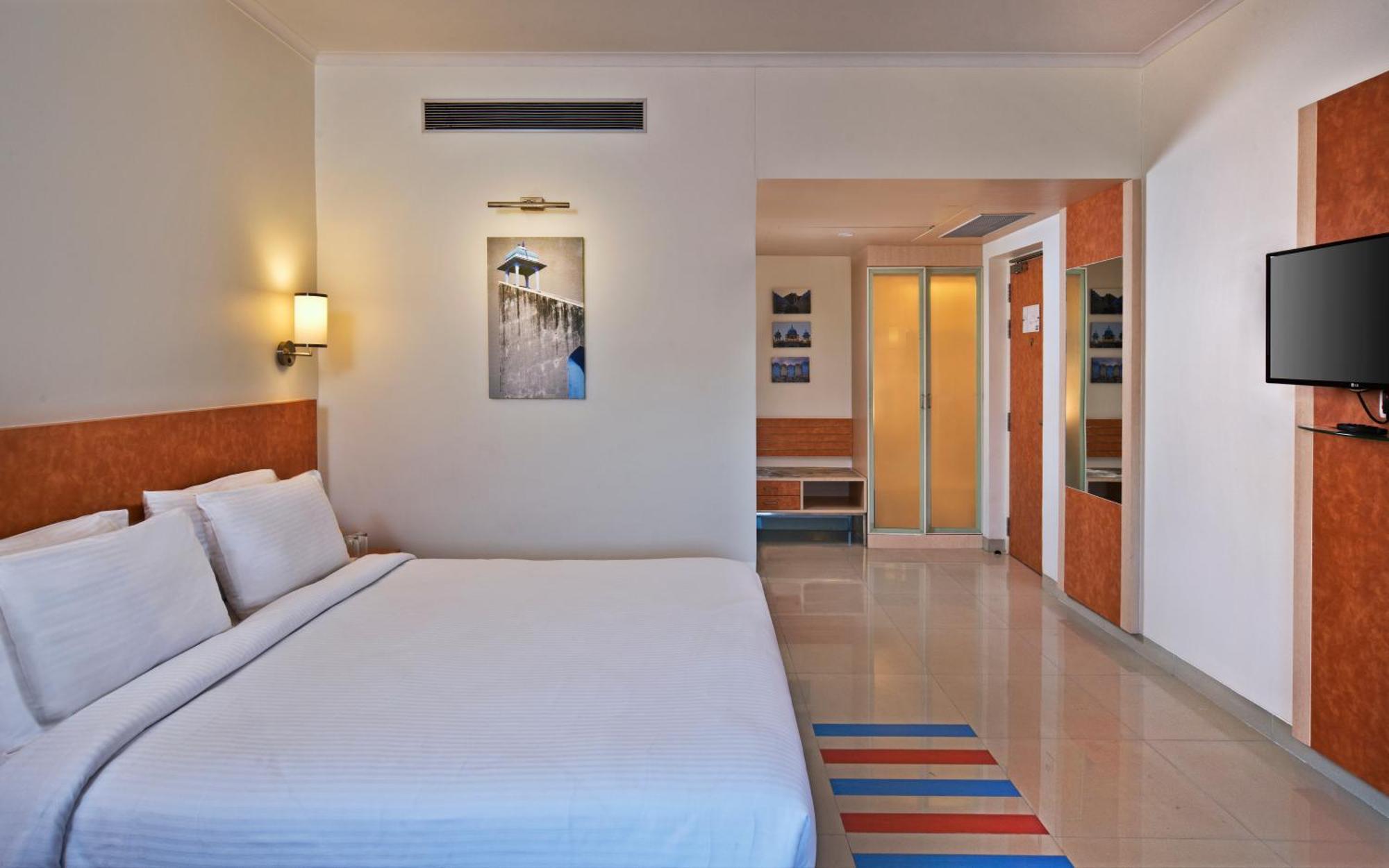 Nirwana Hometel Jaipur- A Sarovar Hotel Exteriör bild
